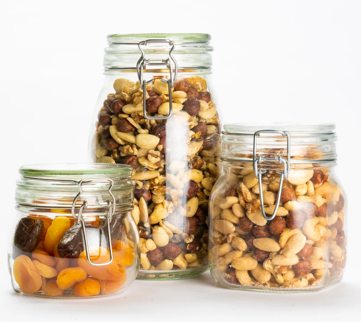 Bocaux de noix et de fruits secs